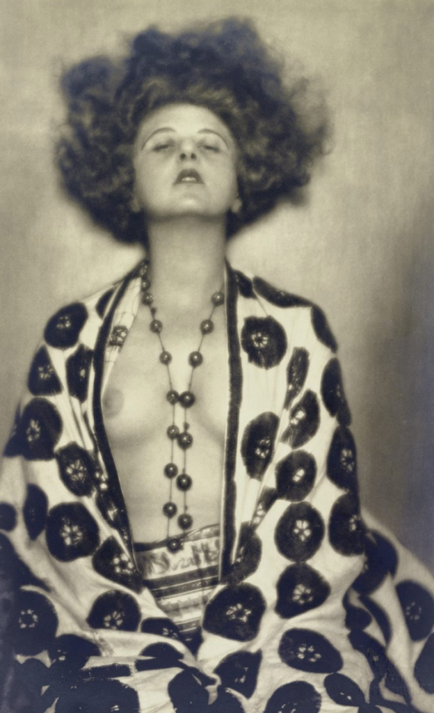 Elise Altmann Loos, 1922, Madame d'Ora